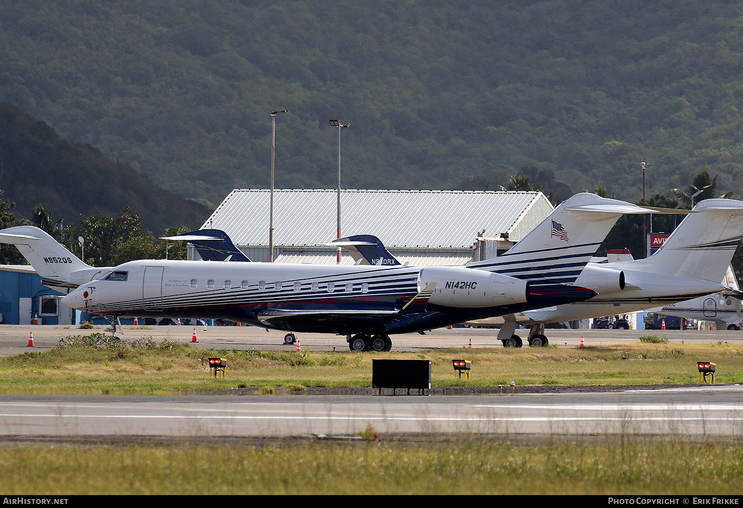 Aircraft Photo of N142HC | Bombardier Global 5000 (BD-700-1A11) | AirHistory.net #355485