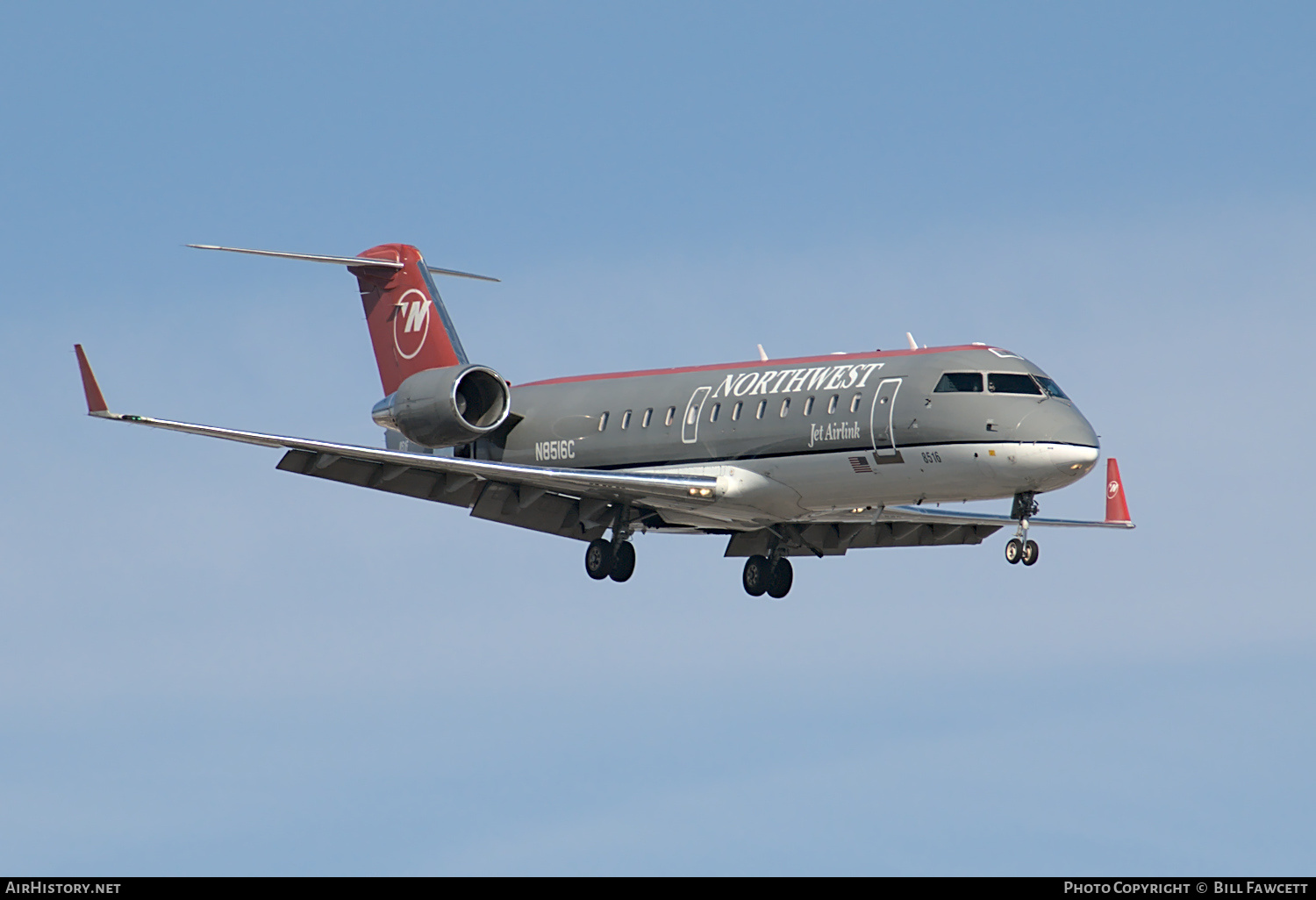 Aircraft Photo of N8516C | Bombardier CRJ-200LR (CL-600-2B19) | Northwest Jet Airlink | AirHistory.net #355590