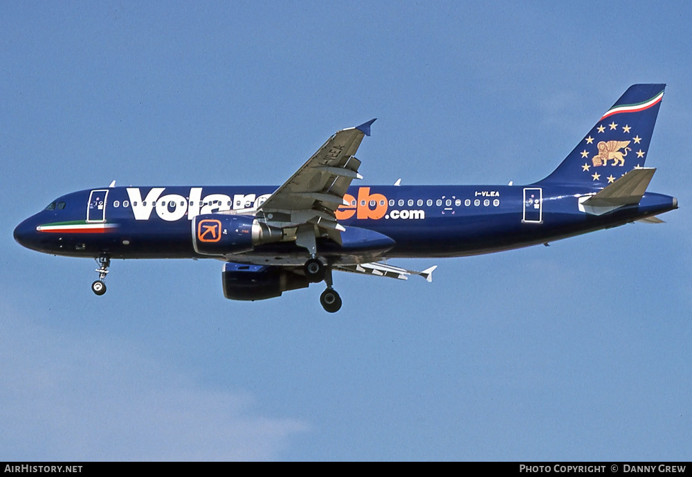 Aircraft Photo of I-VLEA | Airbus A320-214 | Volareweb | AirHistory.net #355675
