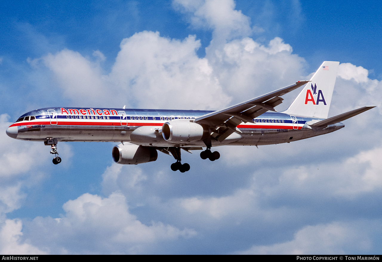Aircraft Photo of N676AN | Boeing 757-223 | American Airlines | AirHistory.net #355686
