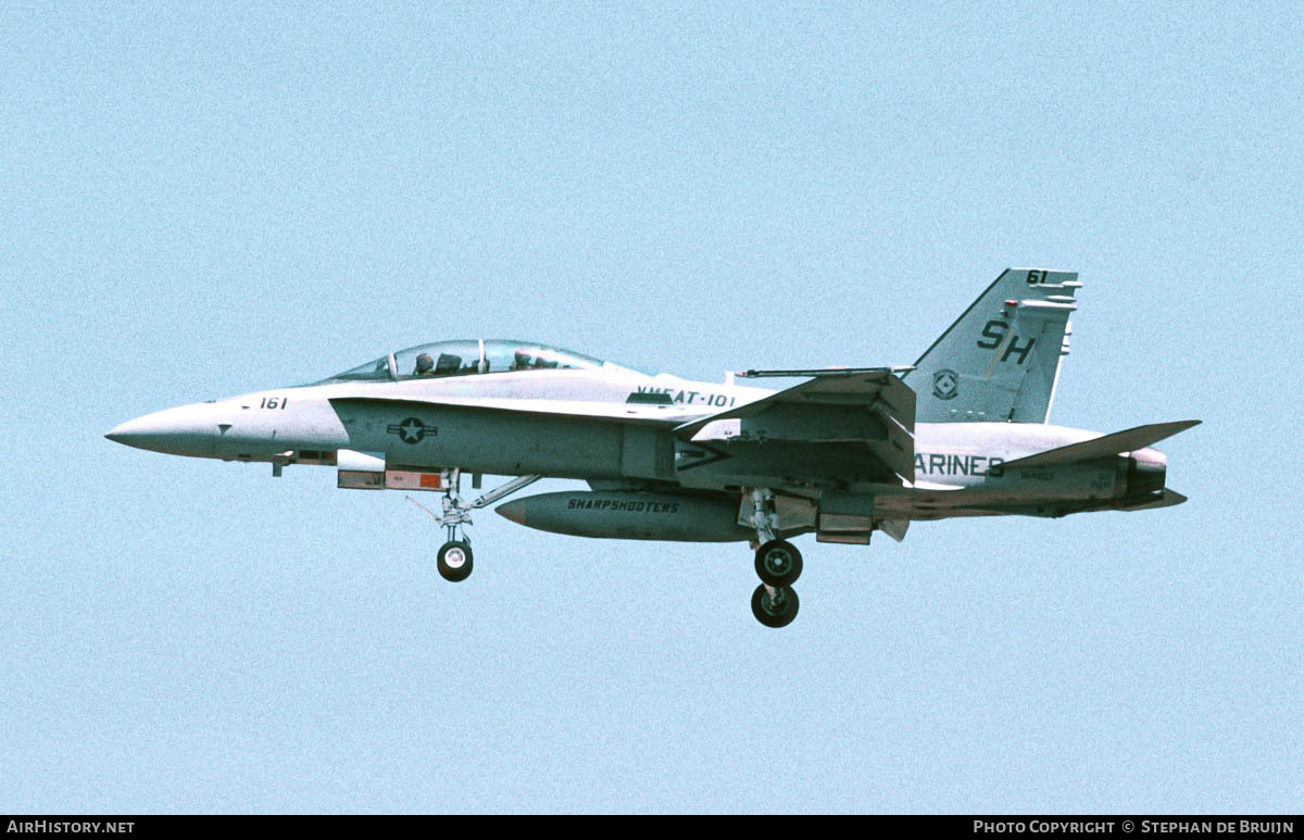 Aircraft Photo of 164207 | McDonnell Douglas F/A-18D Hornet | USA - Marines | AirHistory.net #355736