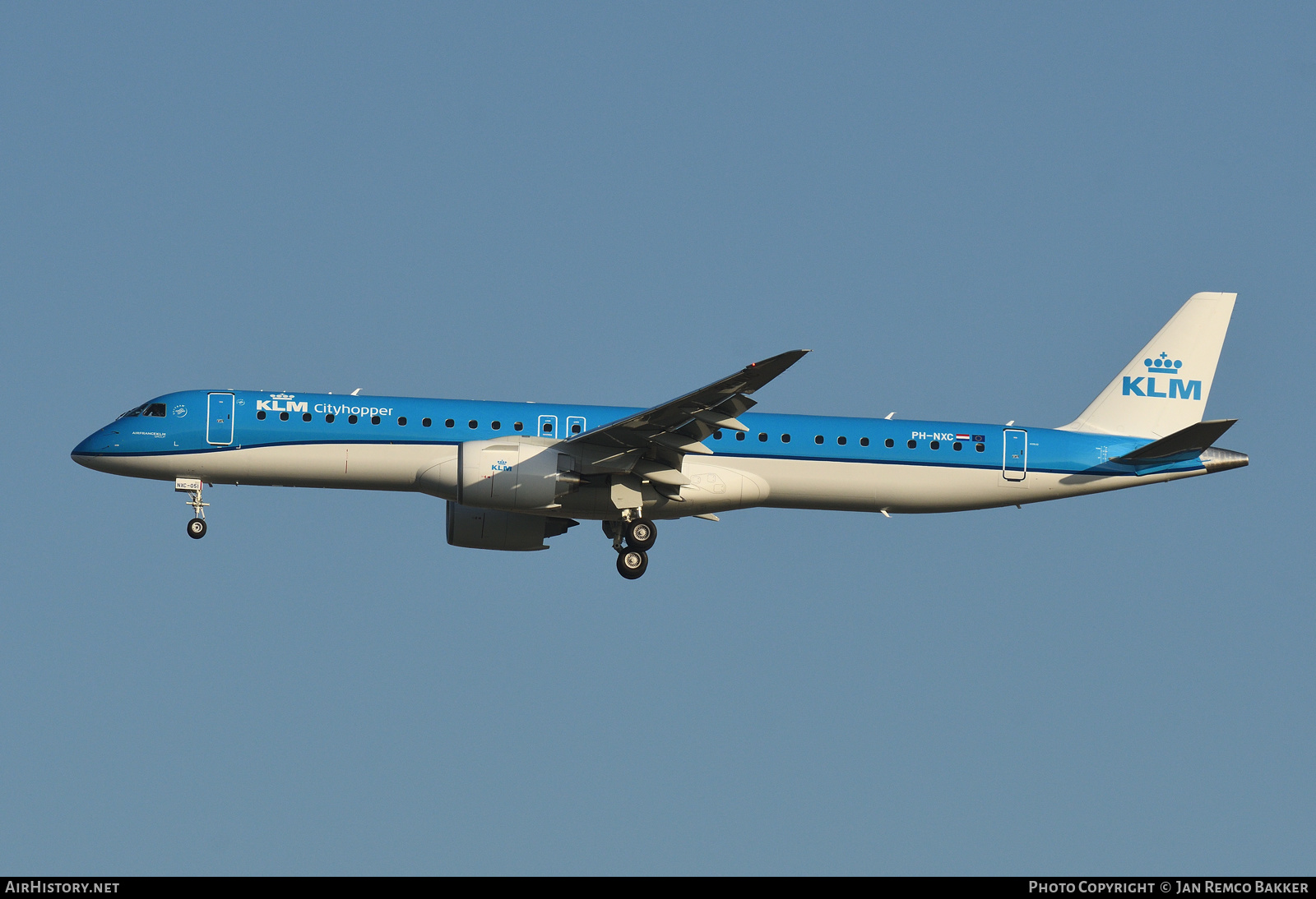 Aircraft Photo of PH-NXC | Embraer 195-E2 (ERJ-190-400) | KLM Cityhopper | AirHistory.net #355809