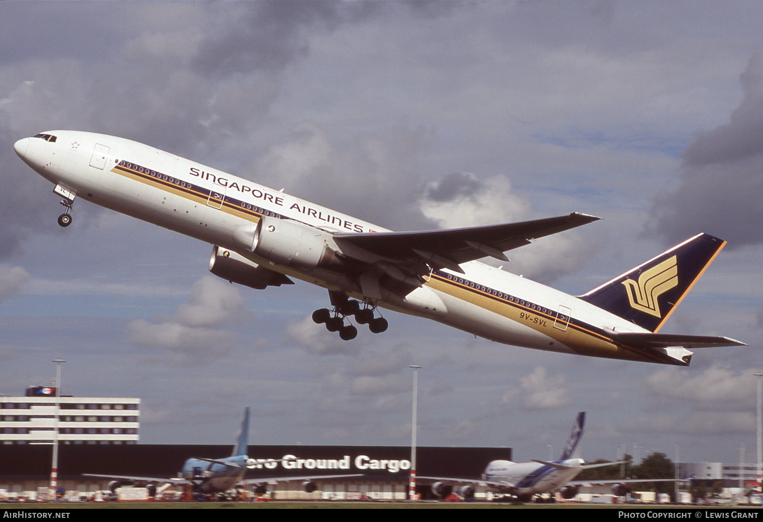 Aircraft Photo of 9V-SVL | Boeing 777-212/ER | Singapore Airlines | AirHistory.net #355854