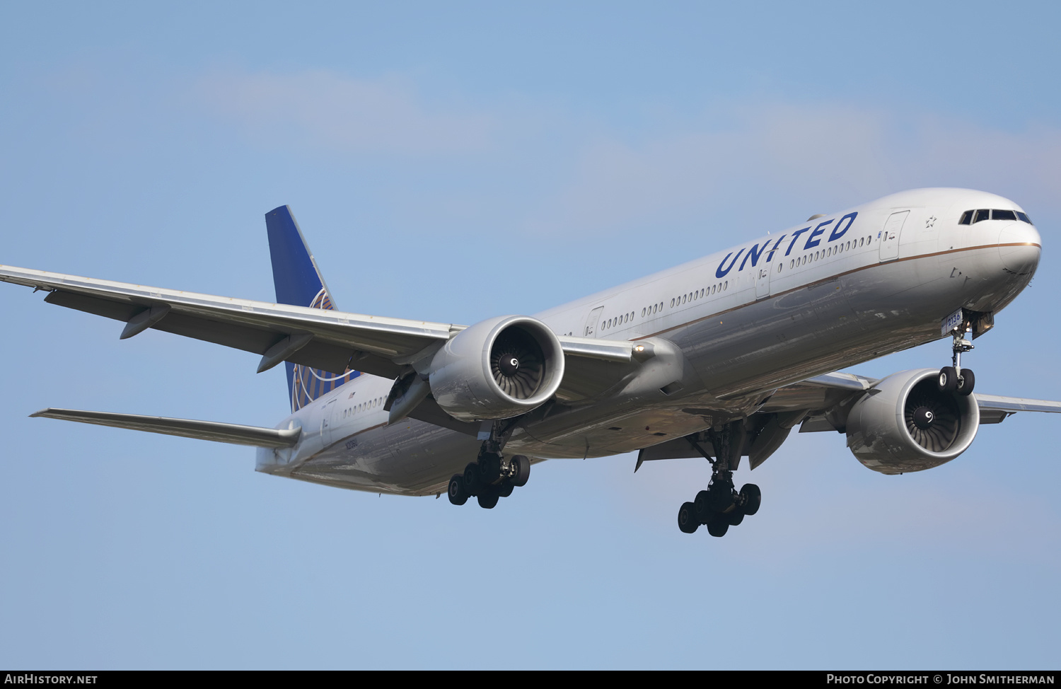 Aircraft Photo of N2136U | Boeing 777-300/ER | United Airlines | AirHistory.net #355986