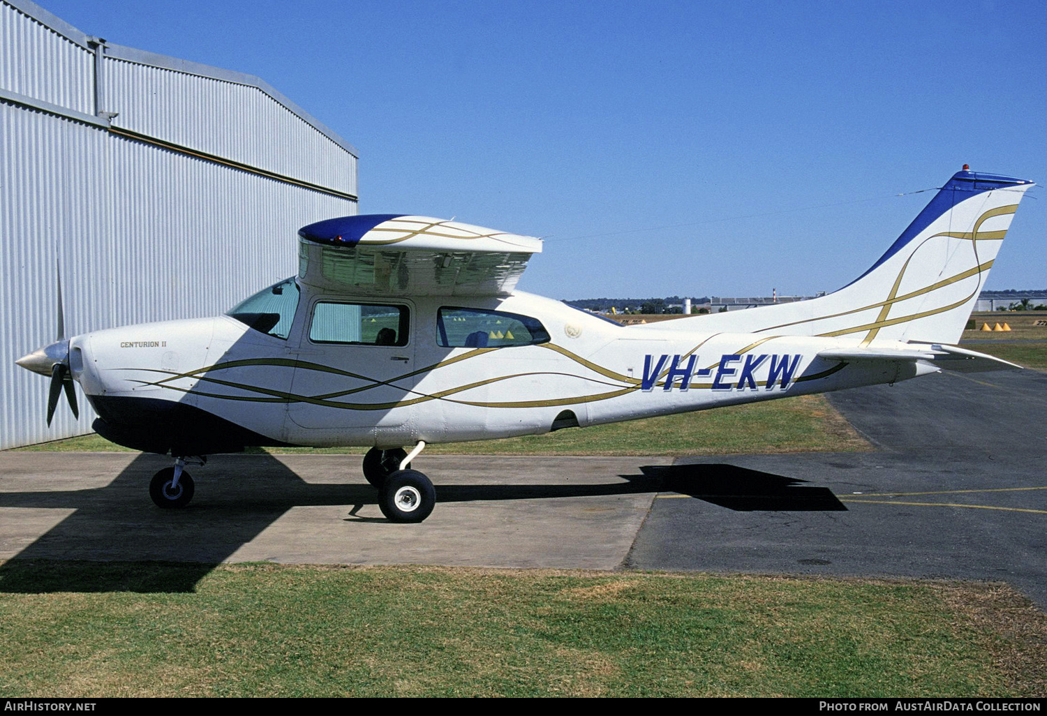 Aircraft Photo of VH-EKW | Cessna 210K Centurion | AirHistory.net #356105