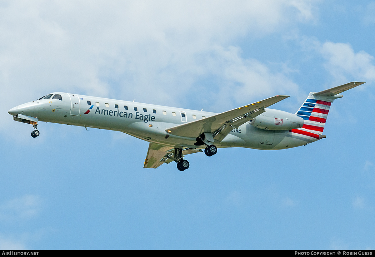 Aircraft Photo of N821AE | Embraer ERJ-140LR (EMB-135KL) | American Eagle | AirHistory.net #356107