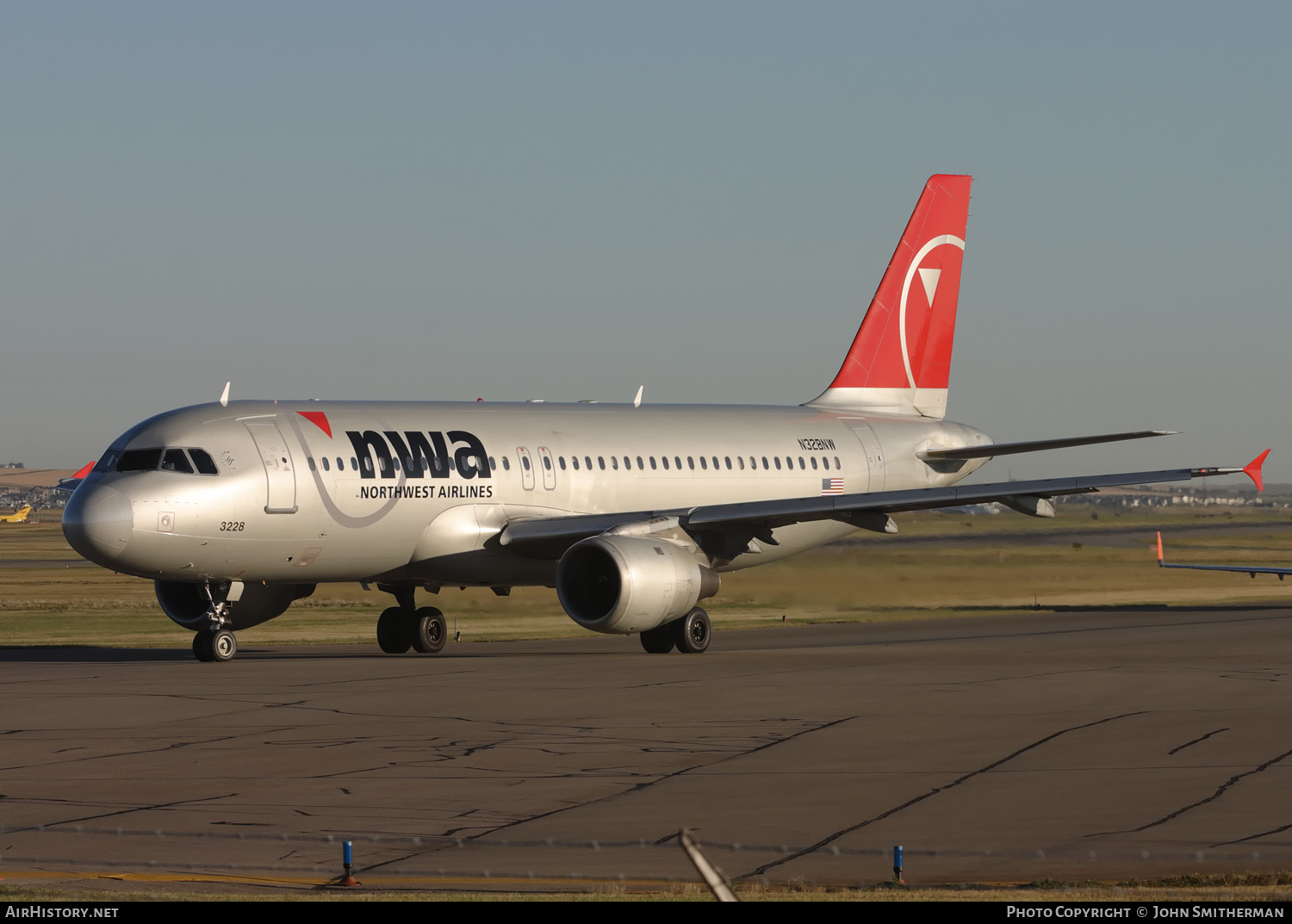 Aircraft Photo of N328NW | Airbus A320-211 | Northwest Airlines | AirHistory.net #356330