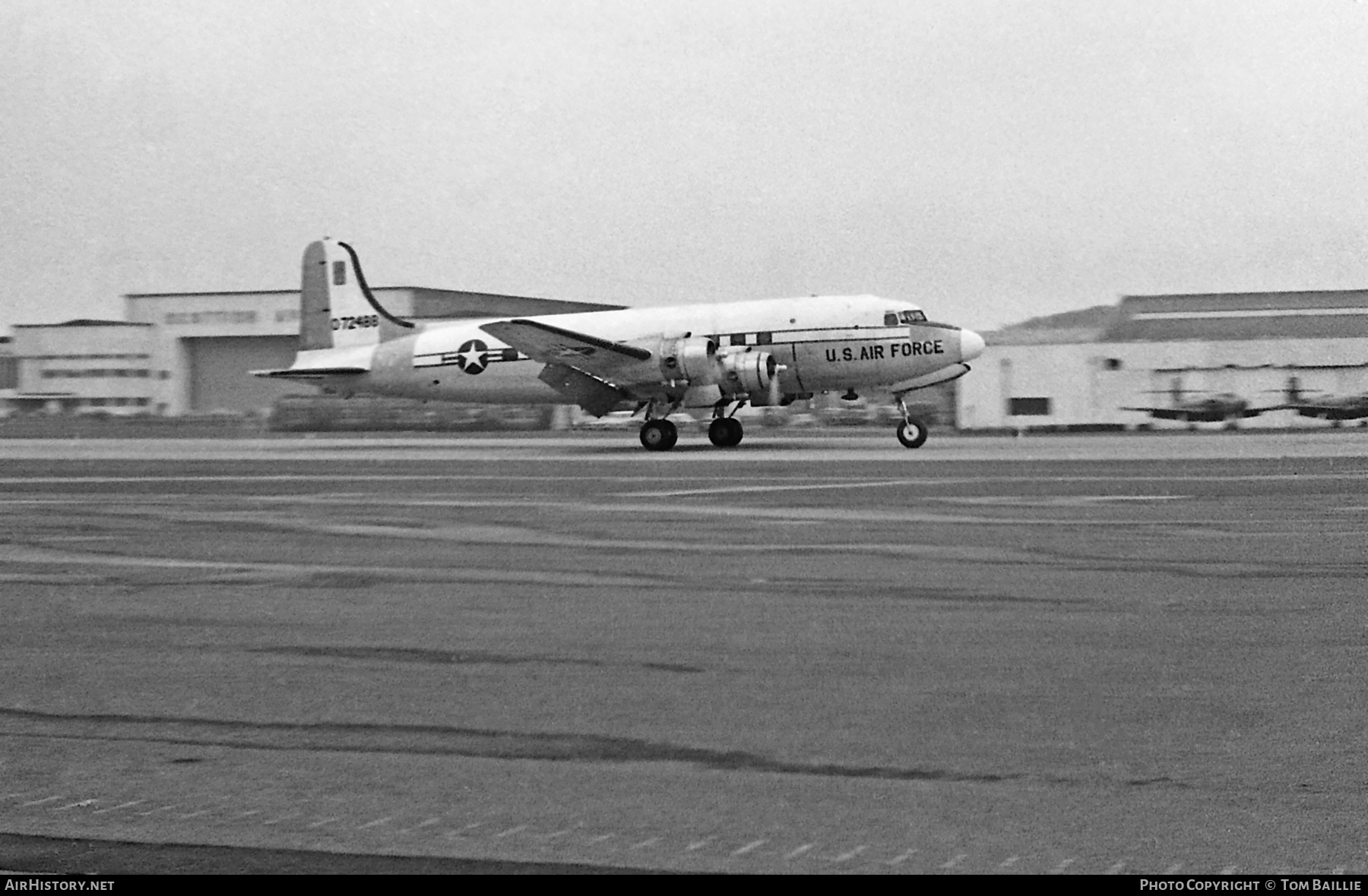 Aircraft Photo of 42-72488 / 0-72488 | Douglas C-54D Skymaster | USA - Air Force | AirHistory.net #356337