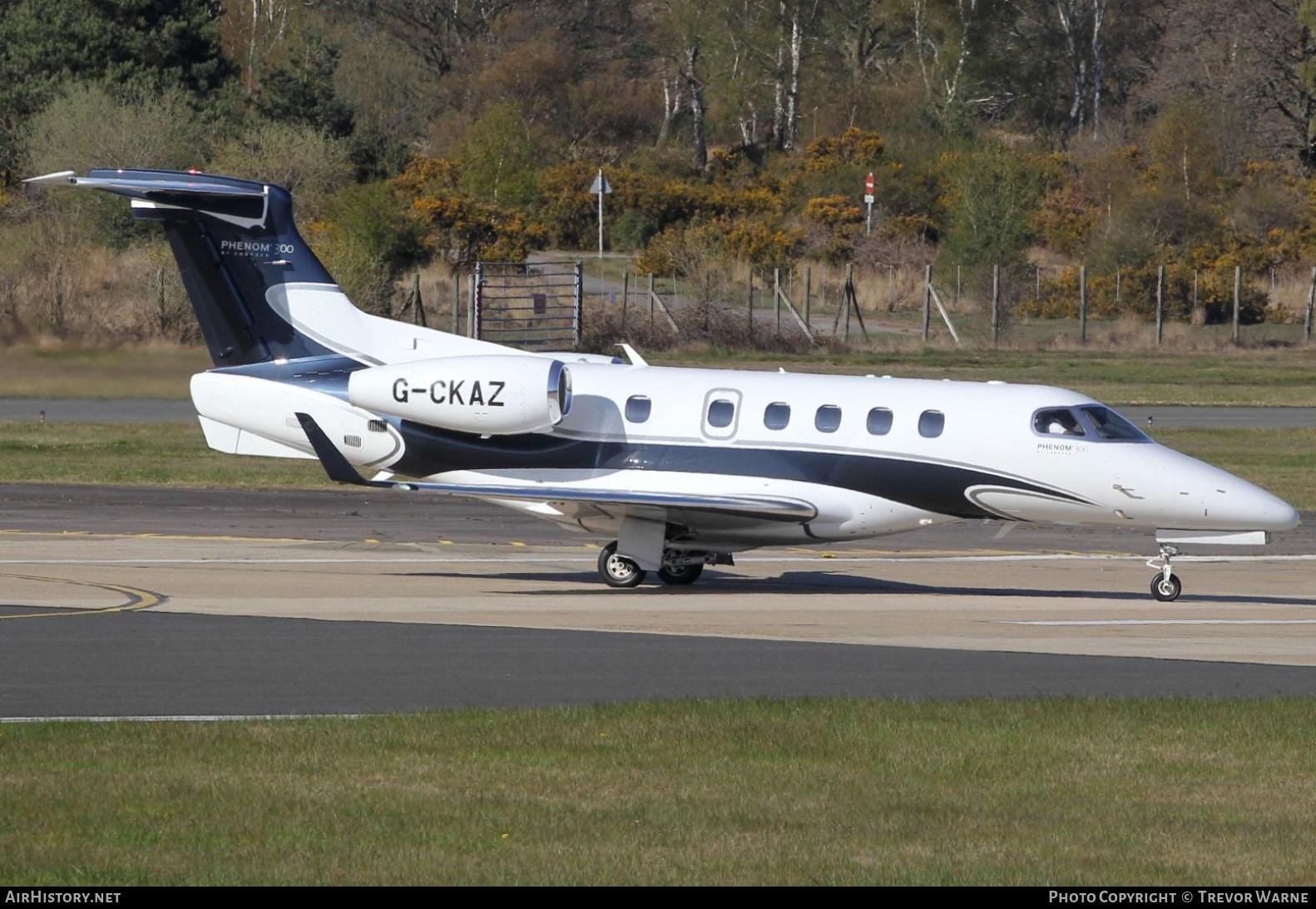 Aircraft Photo of G-CKAZ | Embraer EMB-505 Phenom 300 | AirHistory.net #356340