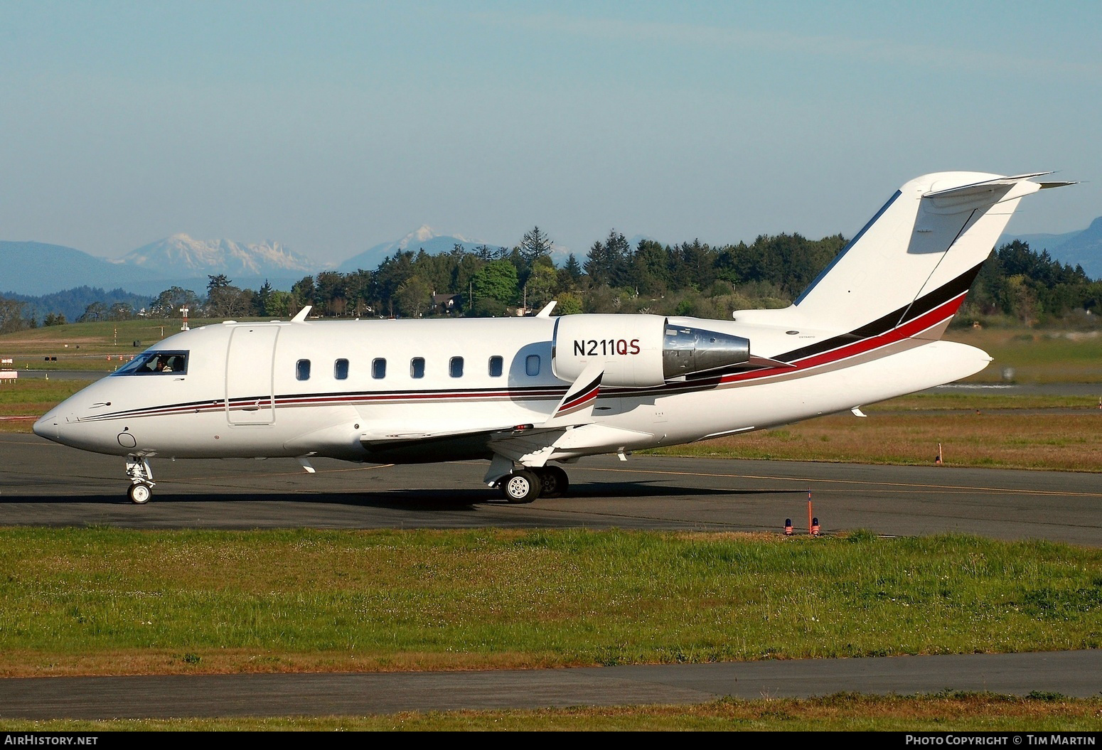 Aircraft Photo of N211QS | Bombardier Challenger 650 (CL-600-2B16) | AirHistory.net #356436