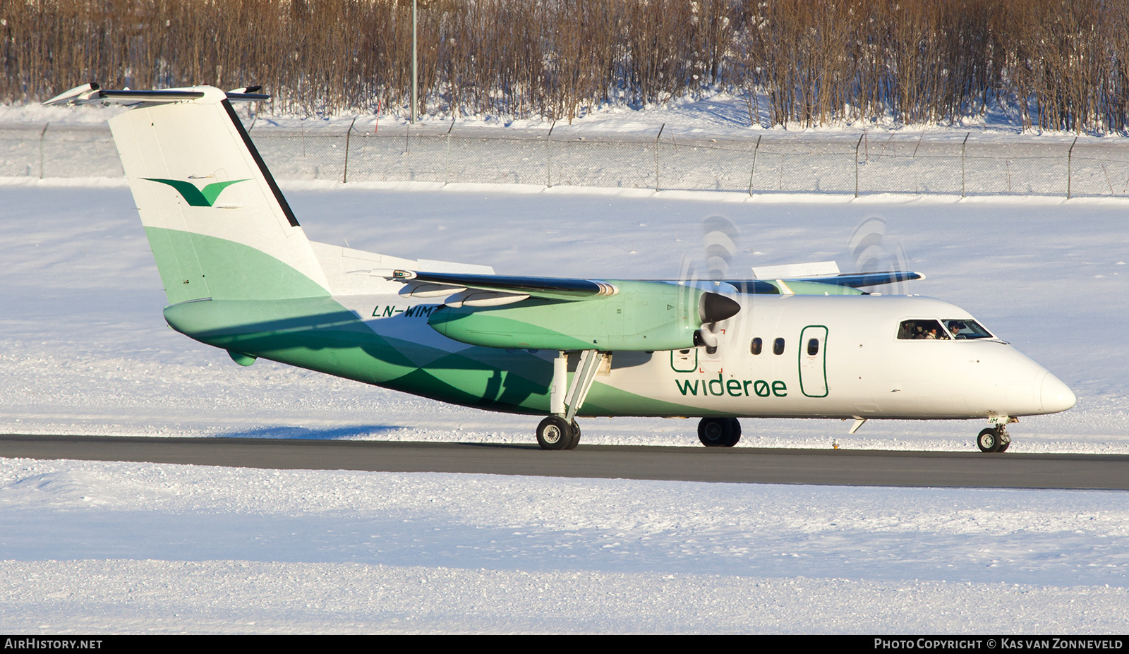 Aircraft Photo of LN-WIM | De Havilland Canada DHC-8-103B Dash 8 | Widerøe | AirHistory.net #356573