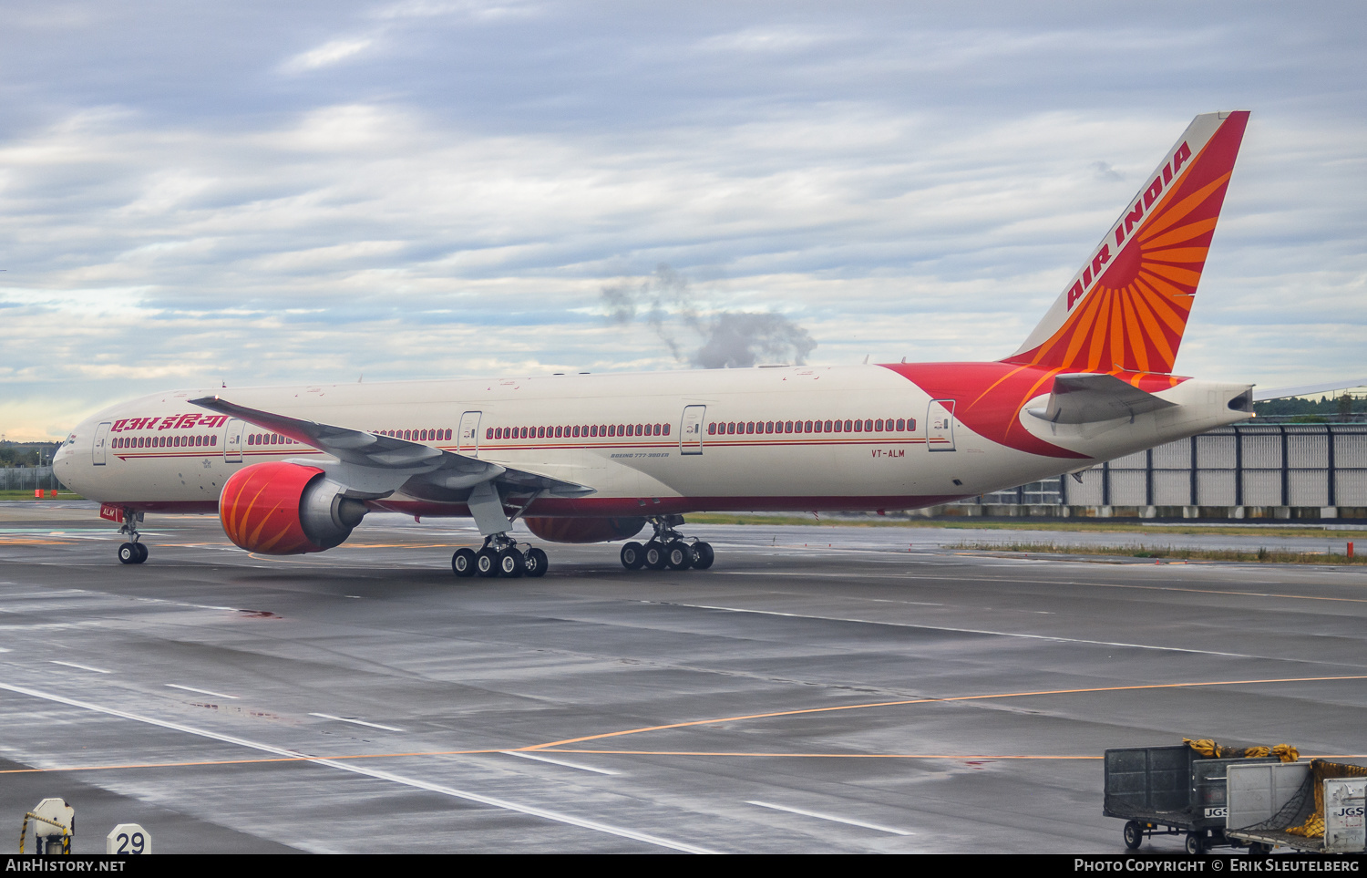 Aircraft Photo of VT-ALM | Boeing 777-337/ER | Air India | AirHistory.net #356695
