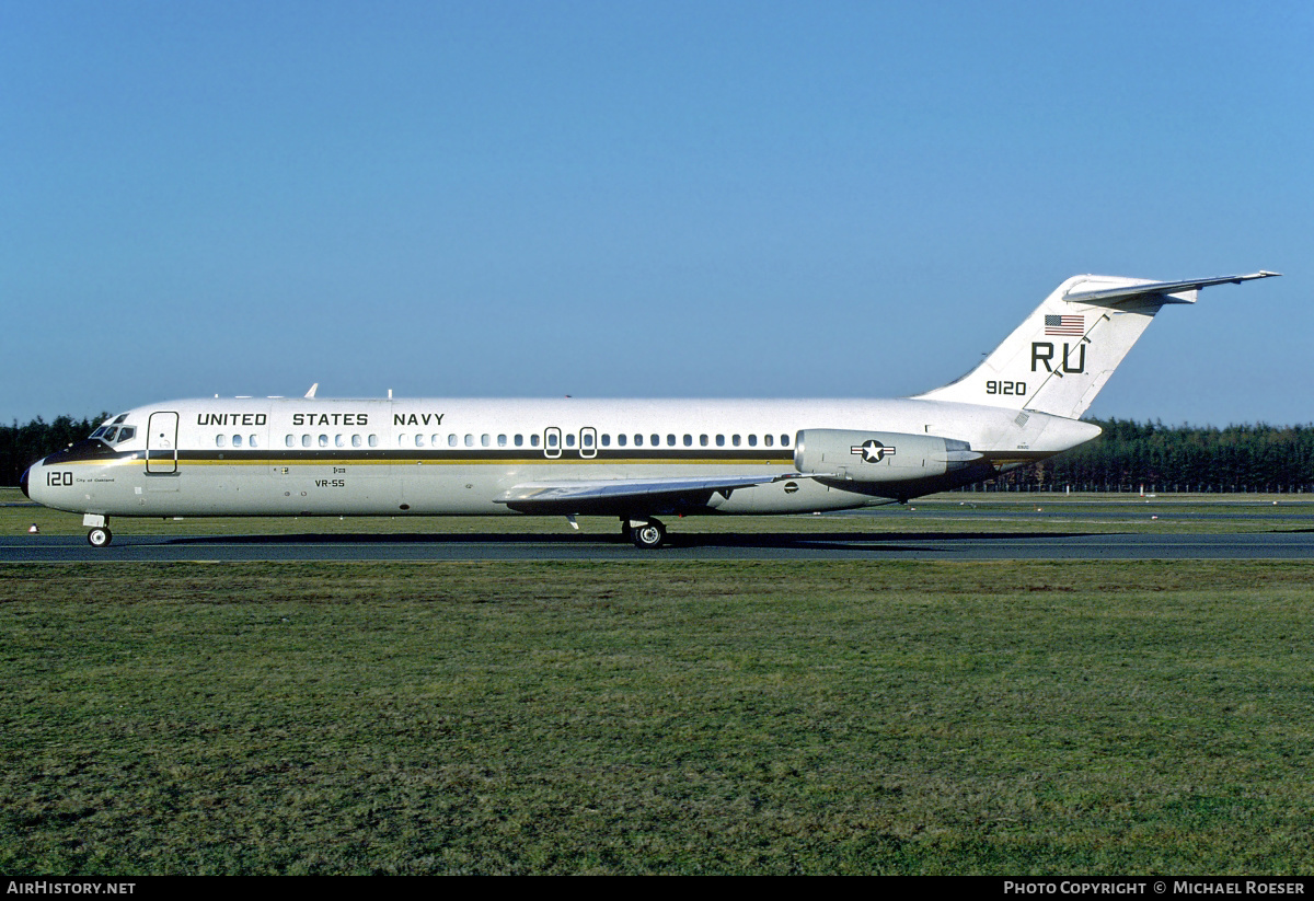 Aircraft Photo of 159120 / 9210 | McDonnell Douglas C-9B Skytrain II (DC-9-32CF) | USA - Navy | AirHistory.net #356761