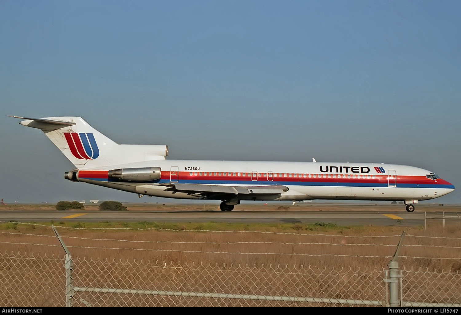 Aircraft Photo of N7260U | Boeing 727-222/Adv | United Airlines | AirHistory.net #356781