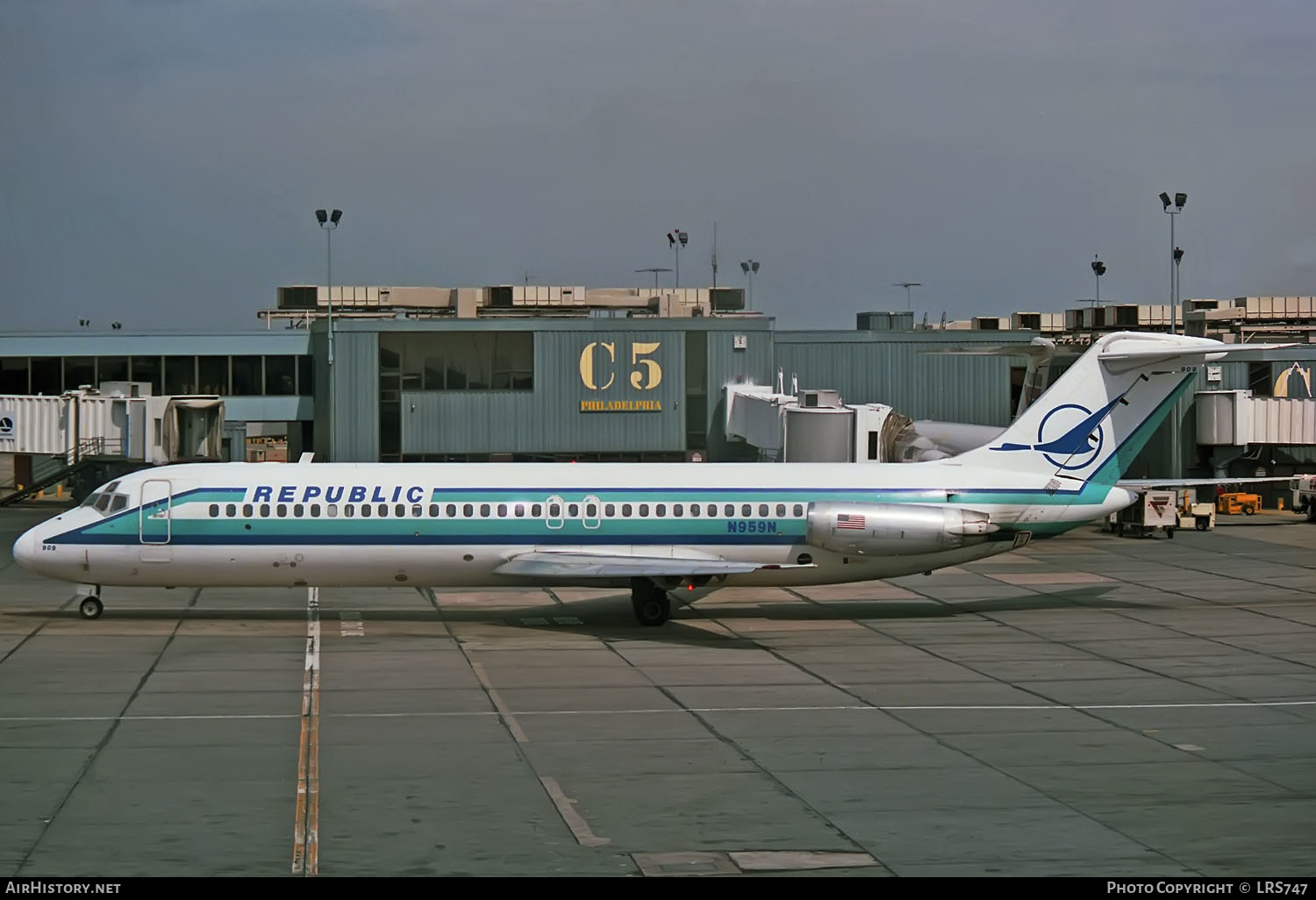 Aircraft Photo of N959N | McDonnell Douglas DC-9-31 | Republic Airlines | AirHistory.net #356808