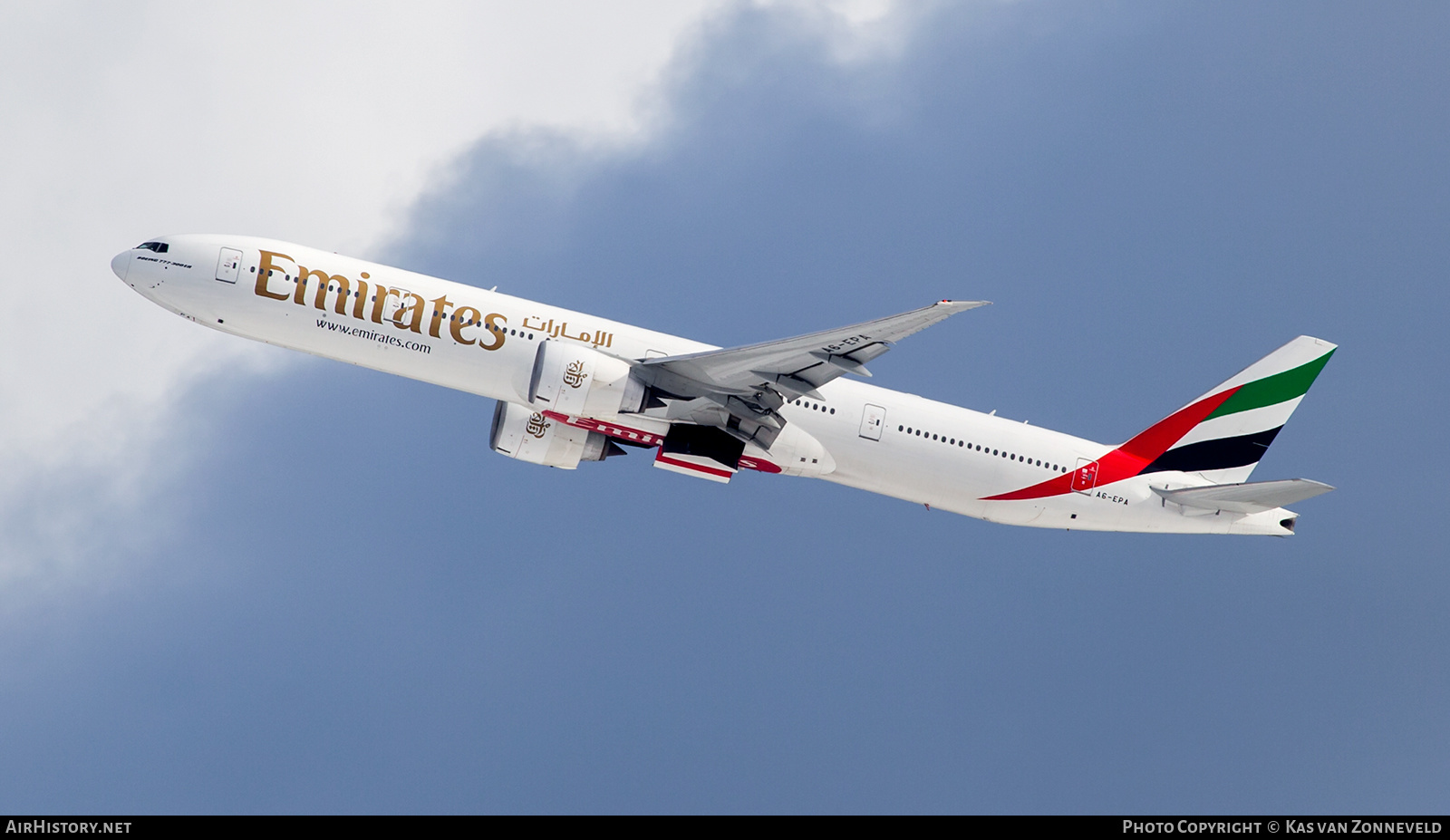 Aircraft Photo of A6-EPA | Boeing 777-31H/ER | Emirates | AirHistory.net #356856