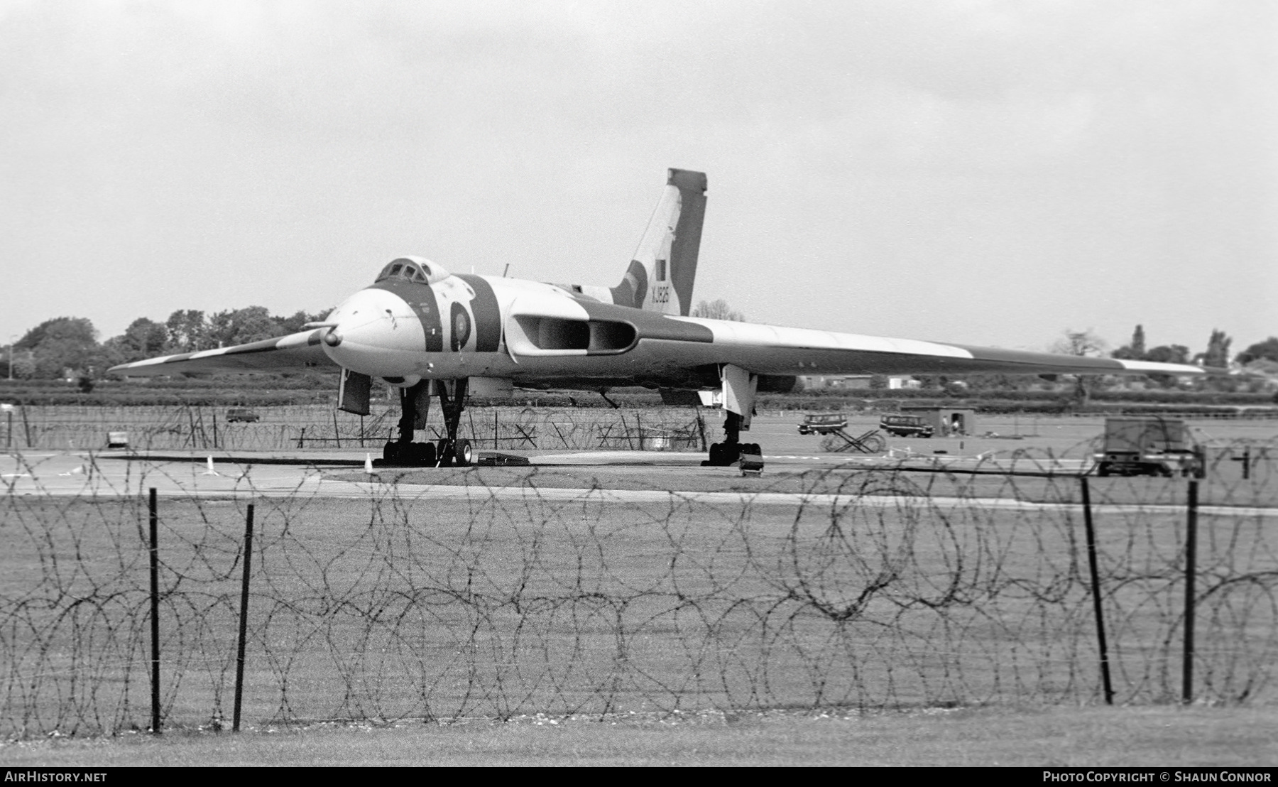 Aircraft Photo of XJ825 | Avro 698 Vulcan K.2 | UK - Air Force | AirHistory.net #357324