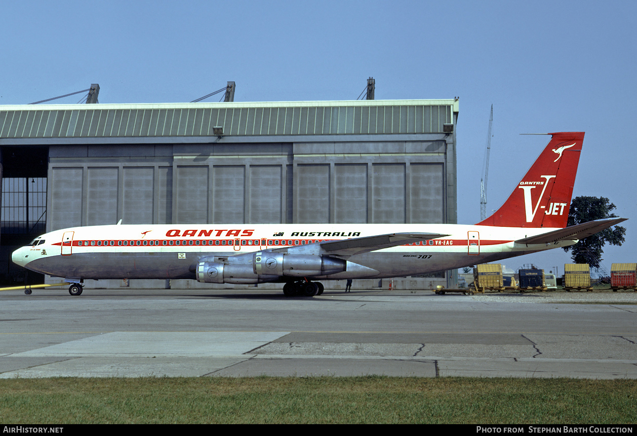 Aircraft Photo of VH-EAG | Boeing 707-338C | Qantas | AirHistory.net #357482