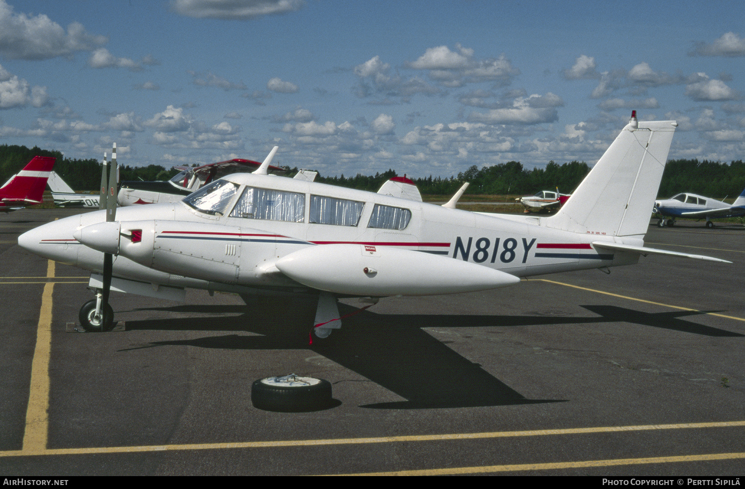 Aircraft Photo of N818Y | Piper PA-30-160 Twin Comanche B | AirHistory.net #357590