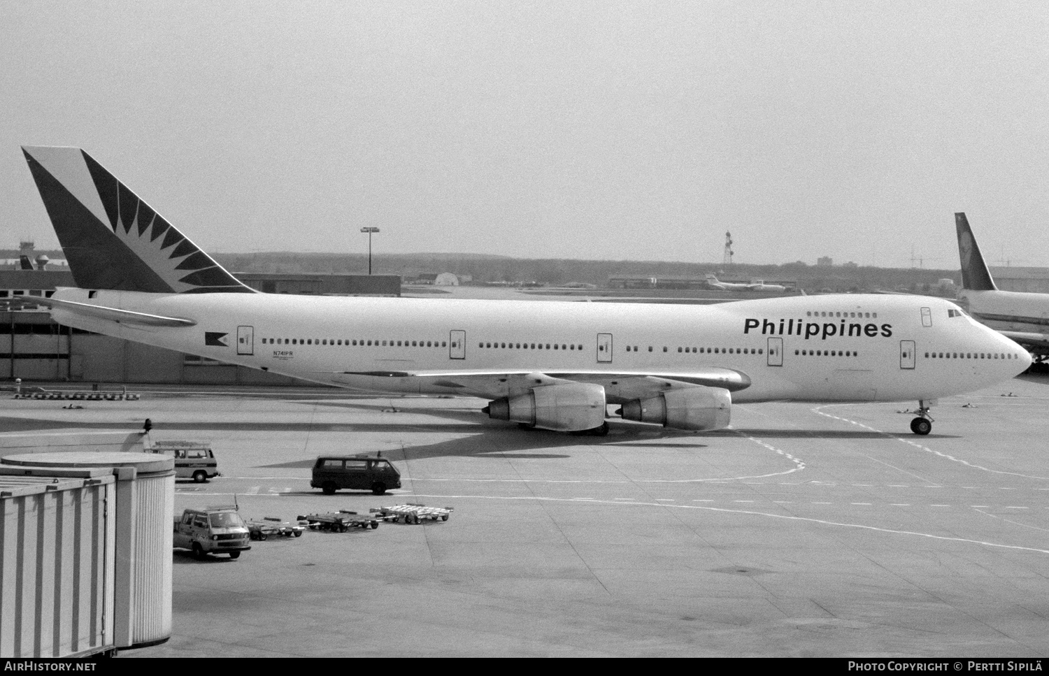 Aircraft Photo of N741PR | Boeing 747-2F6B | Philippine Airlines | AirHistory.net #357663