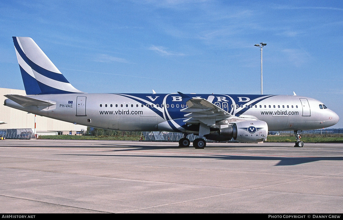 Aircraft Photo of PH-VAE | Airbus A320-212 | V Bird | AirHistory.net #357728