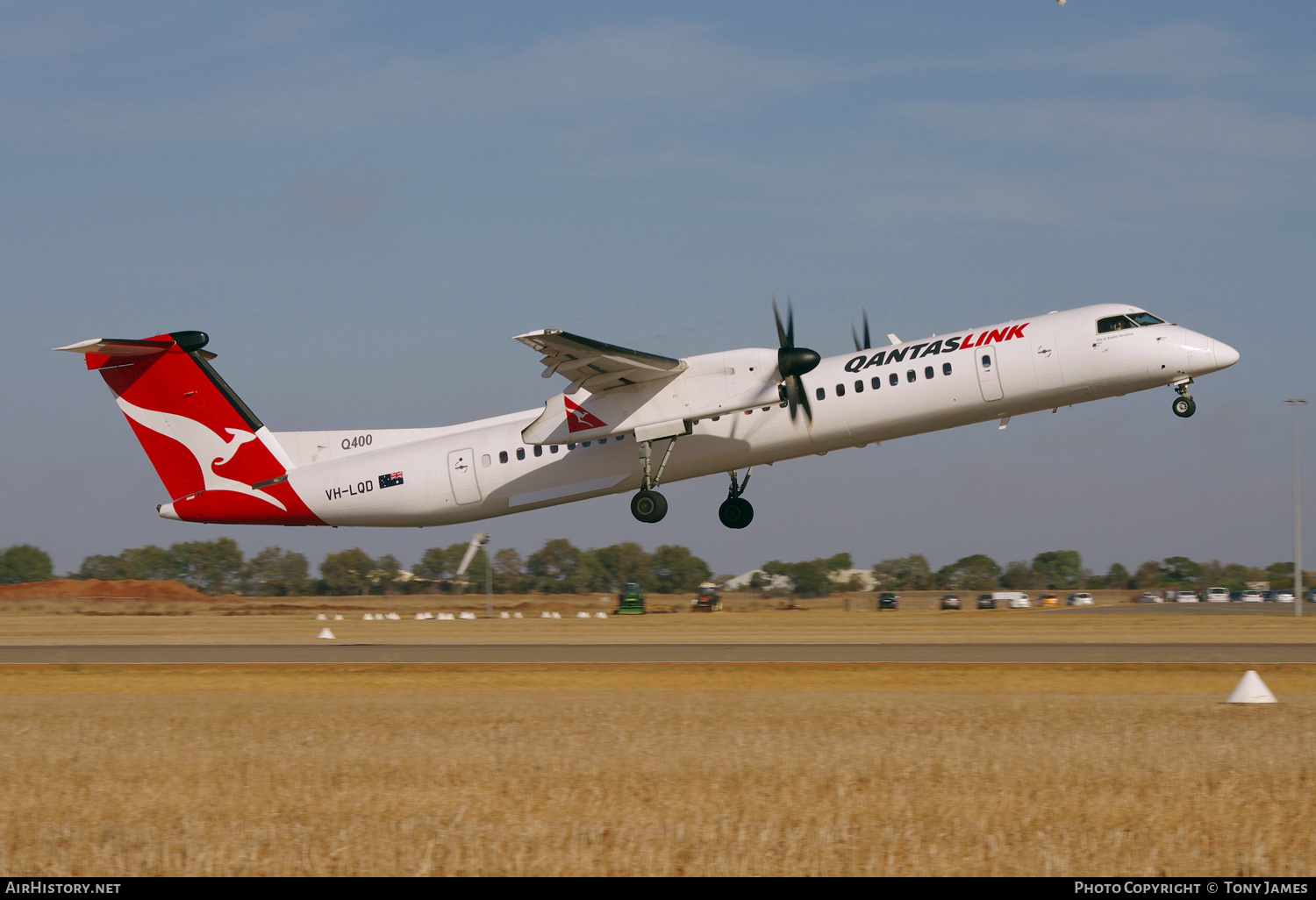 Aircraft Photo of VH-LQD | Bombardier DHC-8-402 Dash 8 | QantasLink | AirHistory.net #357739