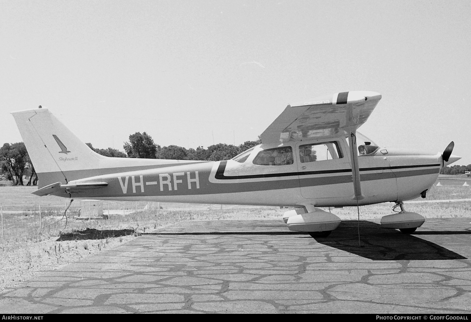 Aircraft Photo of VH-RFH | Cessna 172M Skyhawk | AirHistory.net #357749