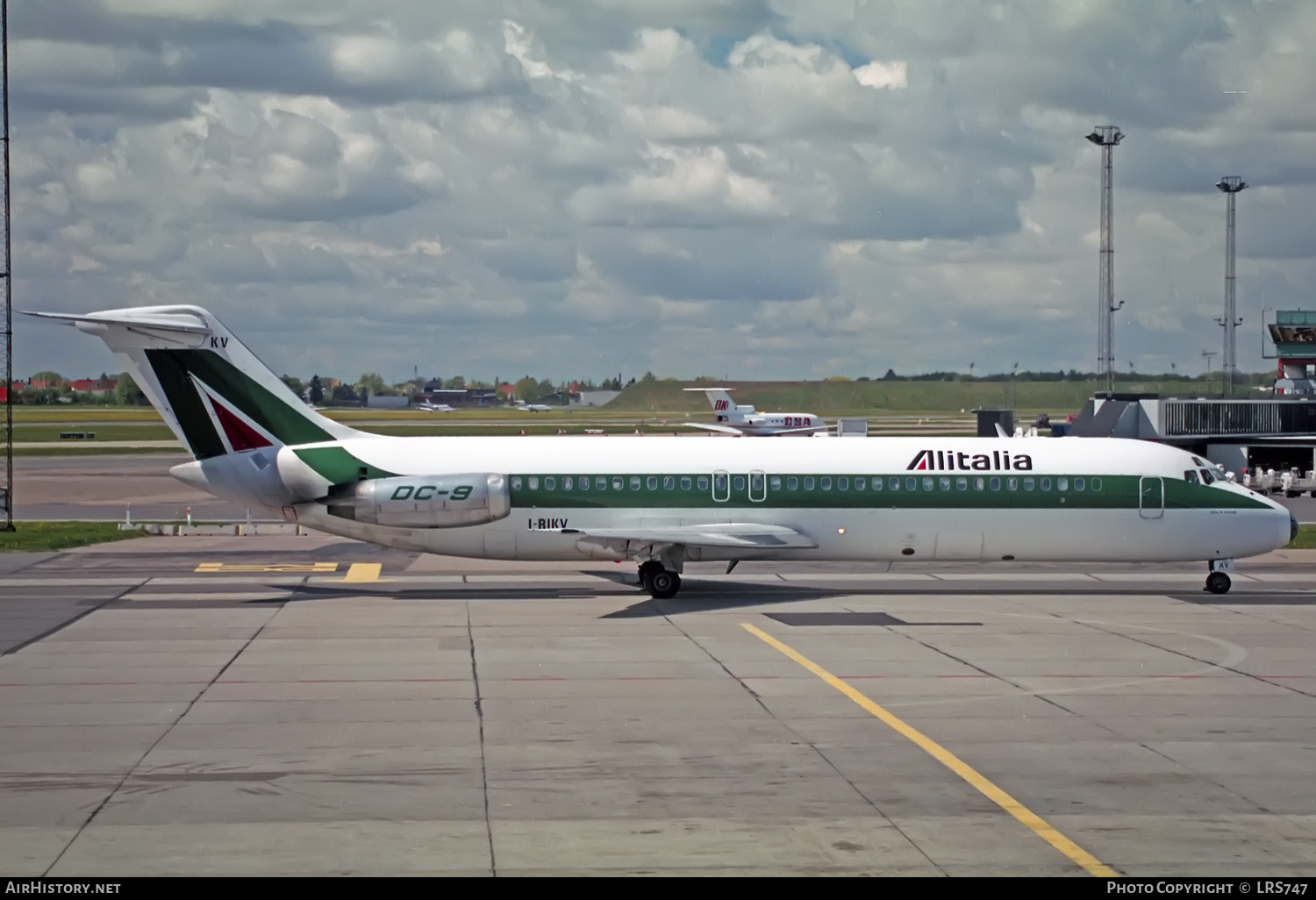 Aircraft Photo of I-RIKV | McDonnell Douglas DC-9-32 | Alitalia | AirHistory.net #357788