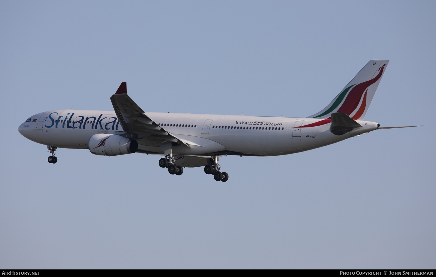 Aircraft Photo of 4R-ALP | Airbus A330-343 | SriLankan Airlines | AirHistory.net #357804