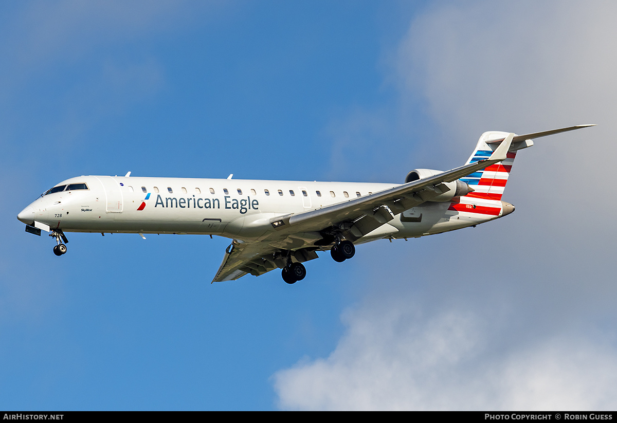 Aircraft Photo of N728SK | Bombardier CRJ-701ER (CL-600-2C10) | American Eagle | AirHistory.net #357923