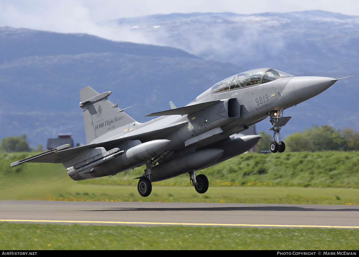 Aircraft Photo of 9819 | Saab JAS 39D Gripen | Czechia - Air Force | AirHistory.net #357991