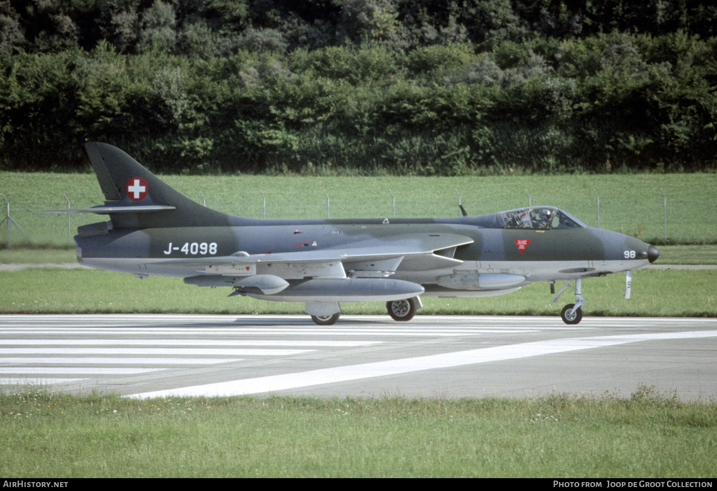 Aircraft Photo of J-4098 | Hawker Hunter F58 | Switzerland - Air Force | AirHistory.net #358145