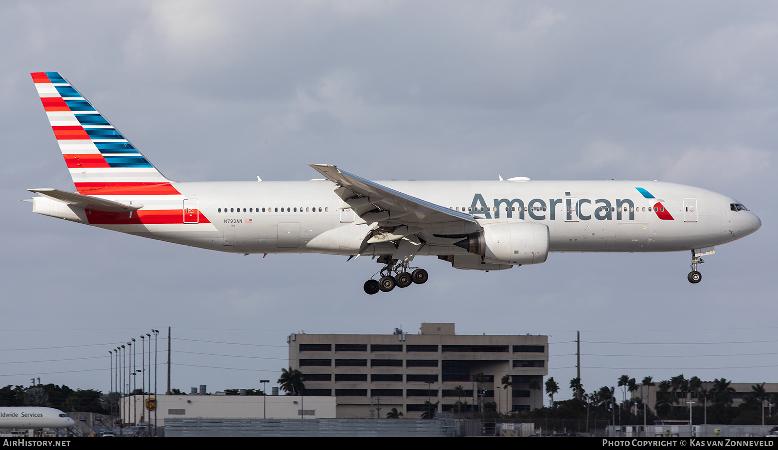 Aircraft Photo of N793AN | Boeing 777-223/ER | American Airlines | AirHistory.net #358152