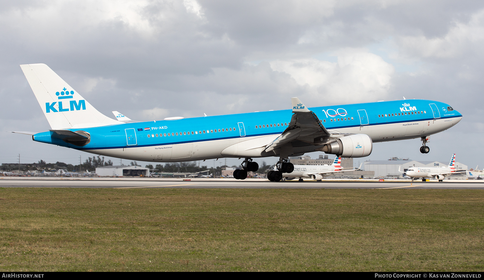 Aircraft Photo of PH-AKD | Airbus A330-303 | KLM - Royal Dutch Airlines | AirHistory.net #358157