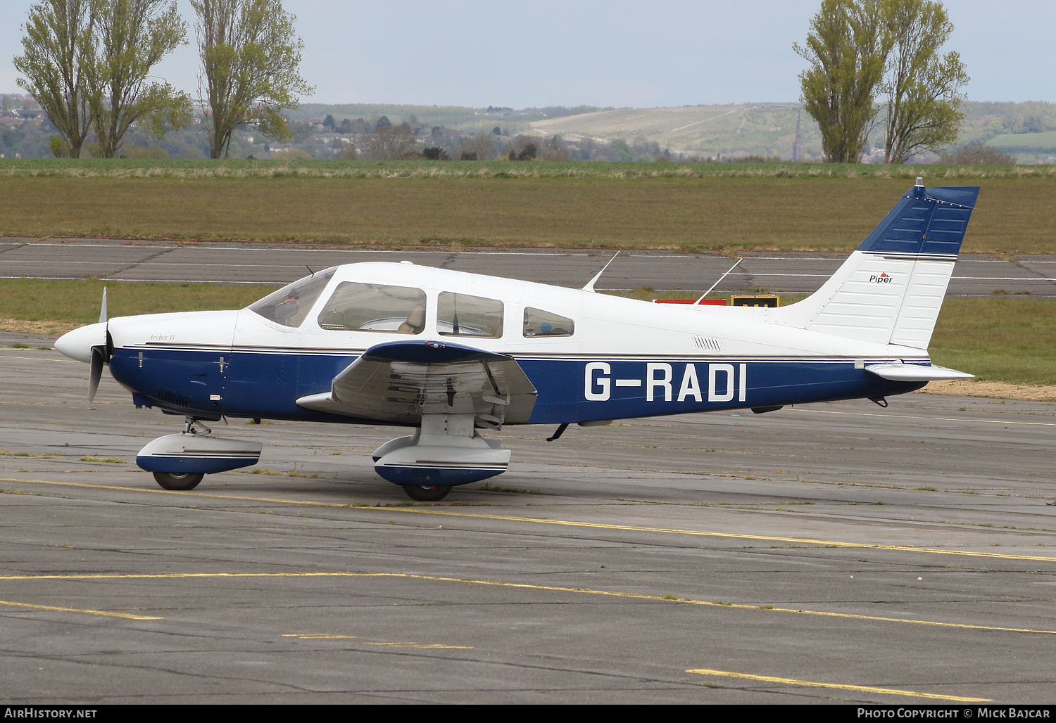 Aircraft Photo of G-RADI | Piper PA-28-181 Archer II | AirHistory.net #358204