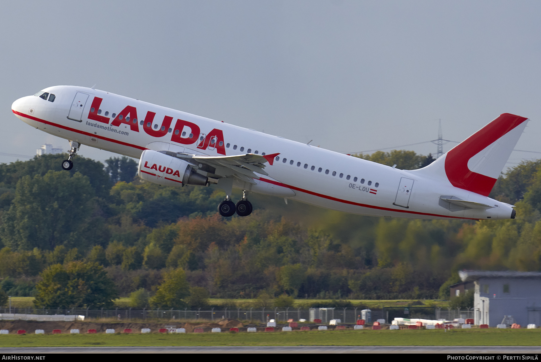 Aircraft Photo of OE-LOU | Airbus A320-214 | Laudamotion | AirHistory.net #358222