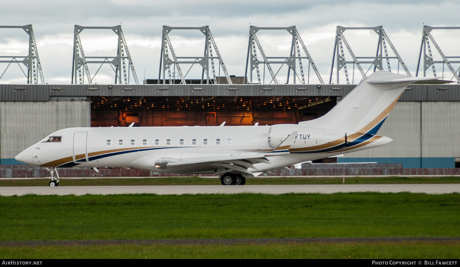 Aircraft Photo of C-FTUY | Bombardier Global 5000 (BD-700-1A11) | AirHistory.net #358584