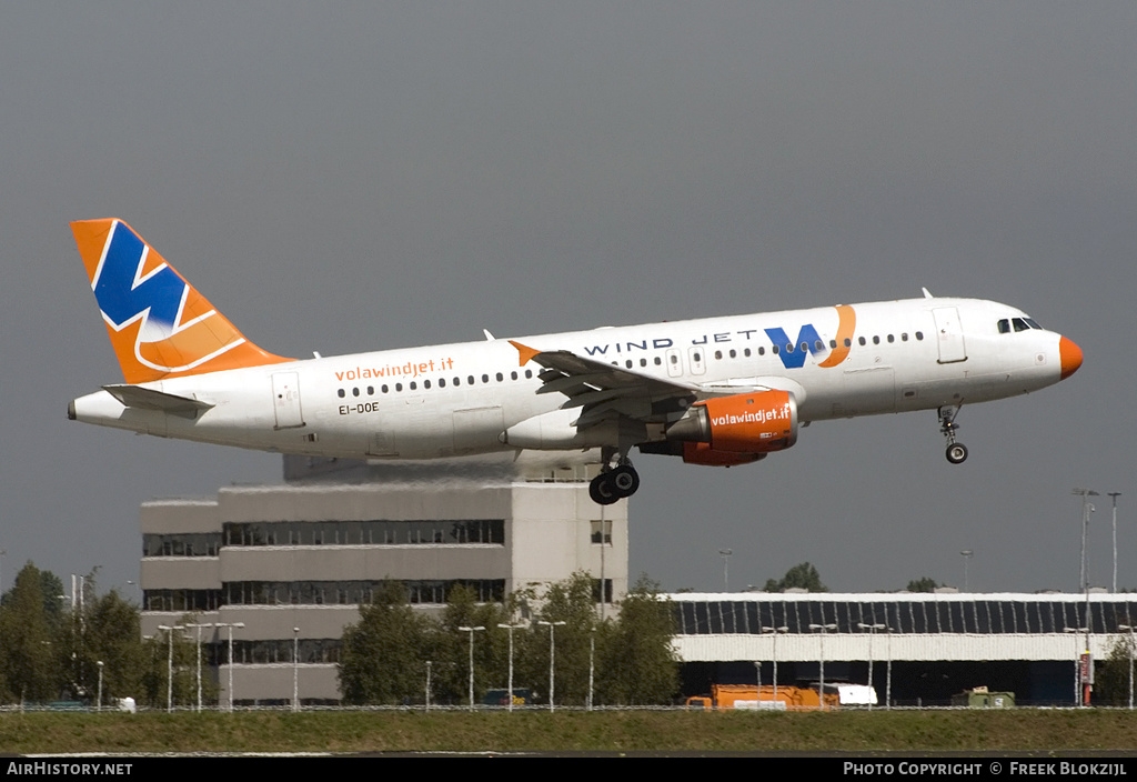 Aircraft Photo of EI-DOE | Airbus A320-211 | Wind Jet | AirHistory.net #358623