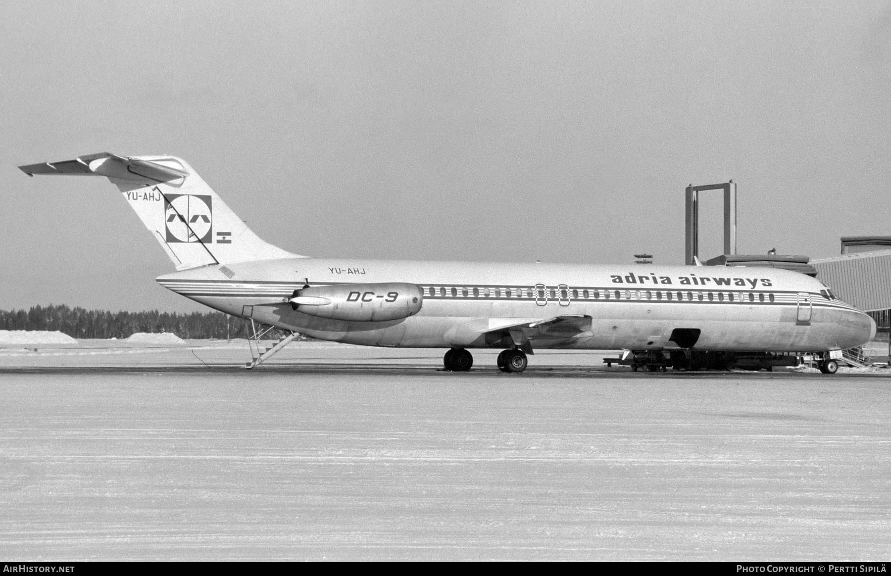 Aircraft Photo of YU-AHJ | McDonnell Douglas DC-9-32 | Adria Airways | AirHistory.net #358720