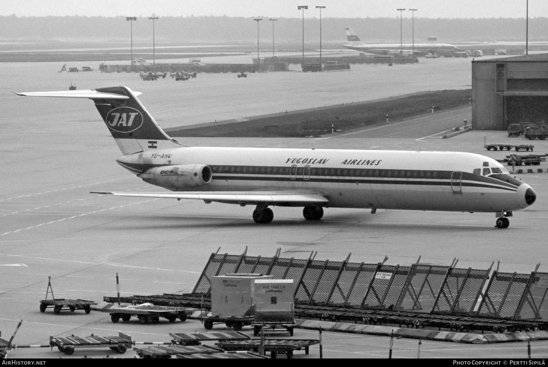 Aircraft Photo of YU-AHV | McDonnell Douglas DC-9-32 | JAT Yugoslav Airlines - Jugoslovenski Aerotransport | AirHistory.net #358777