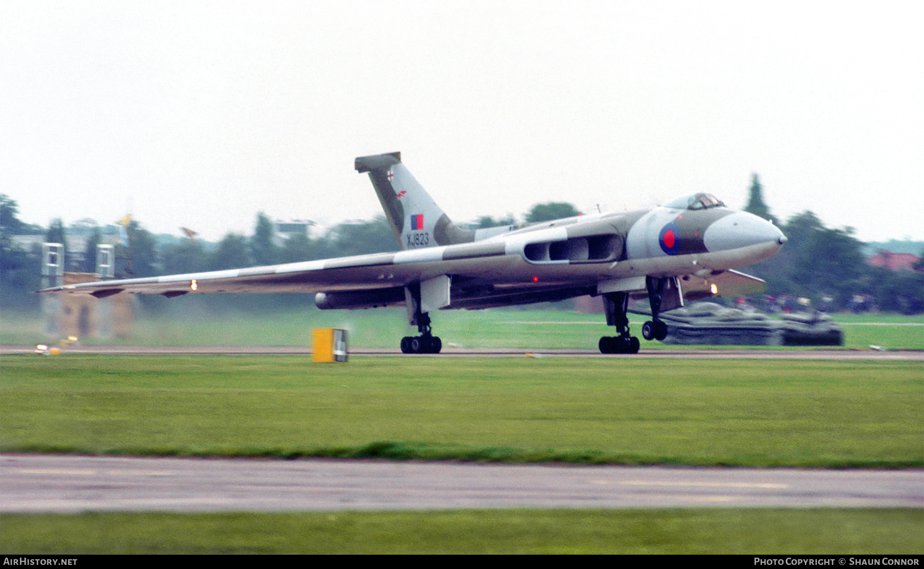 Aircraft Photo of XJ823 | Avro 698 Vulcan B.2 | UK - Air Force | AirHistory.net #358841