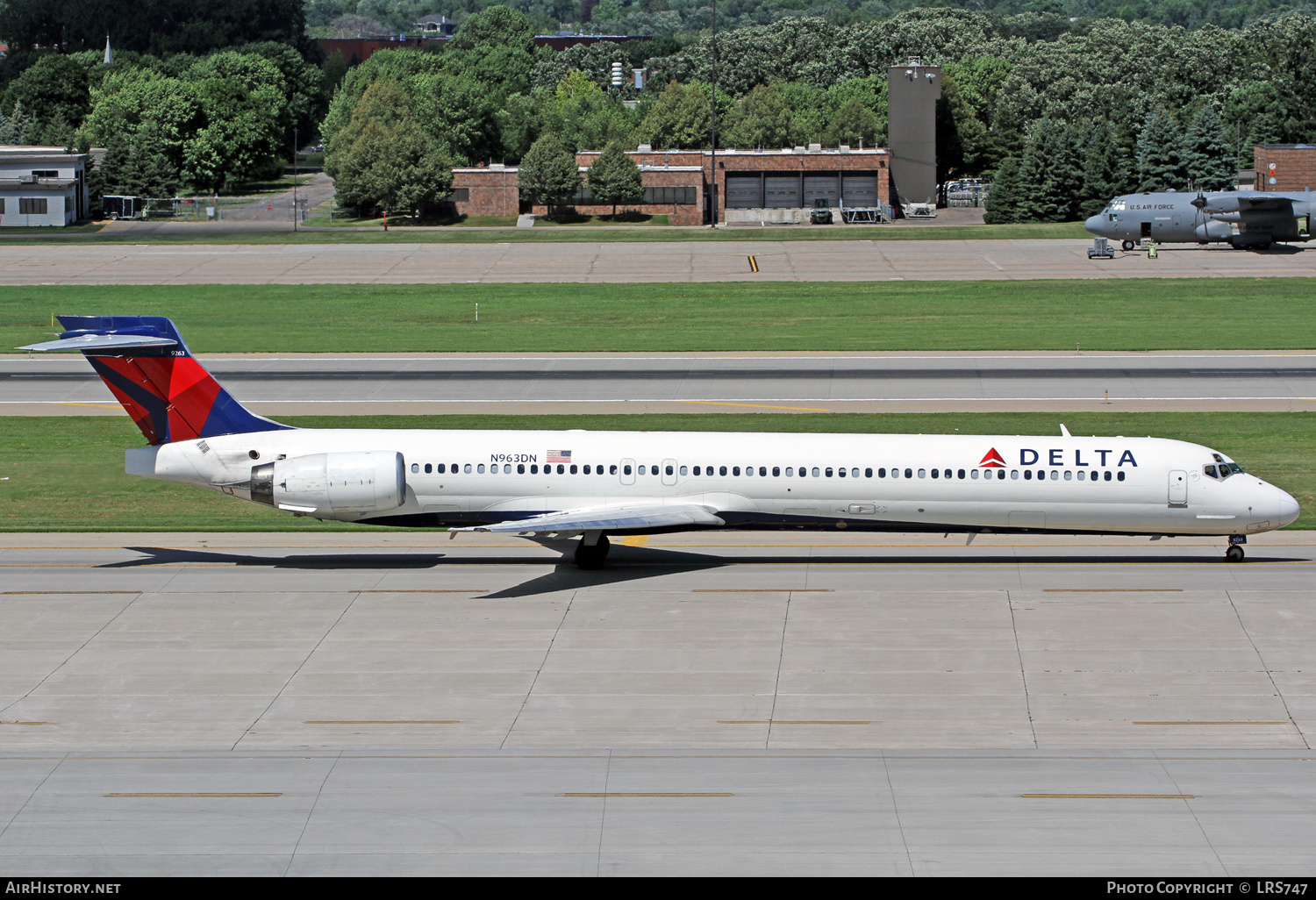 Aircraft Photo of N963DN | McDonnell Douglas MD-90-30 | Delta Air Lines | AirHistory.net #358896