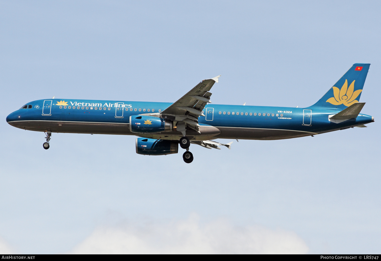 Aircraft Photo of VN-A324 | Airbus A321-231 | Vietnam Airlines | AirHistory.net #358912