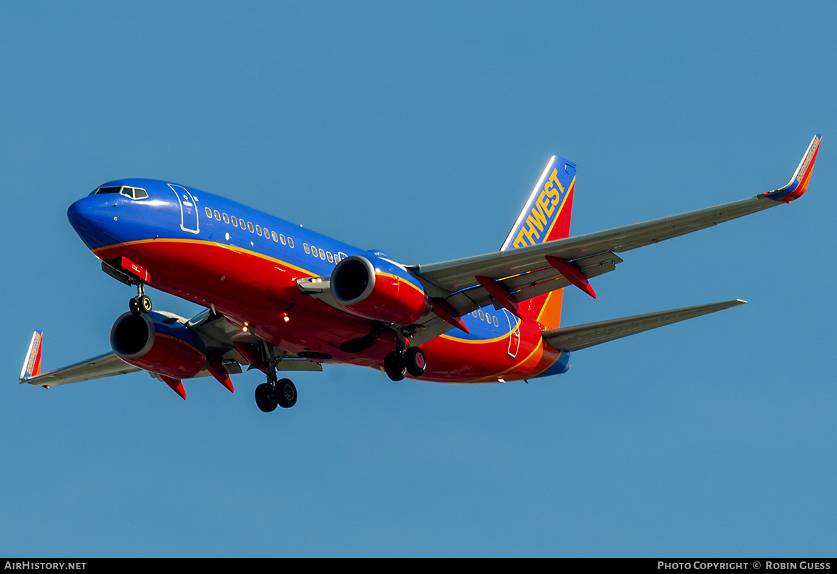 Aircraft Photo of N235WN | Boeing 737-7H4 | Southwest Airlines | AirHistory.net #358990
