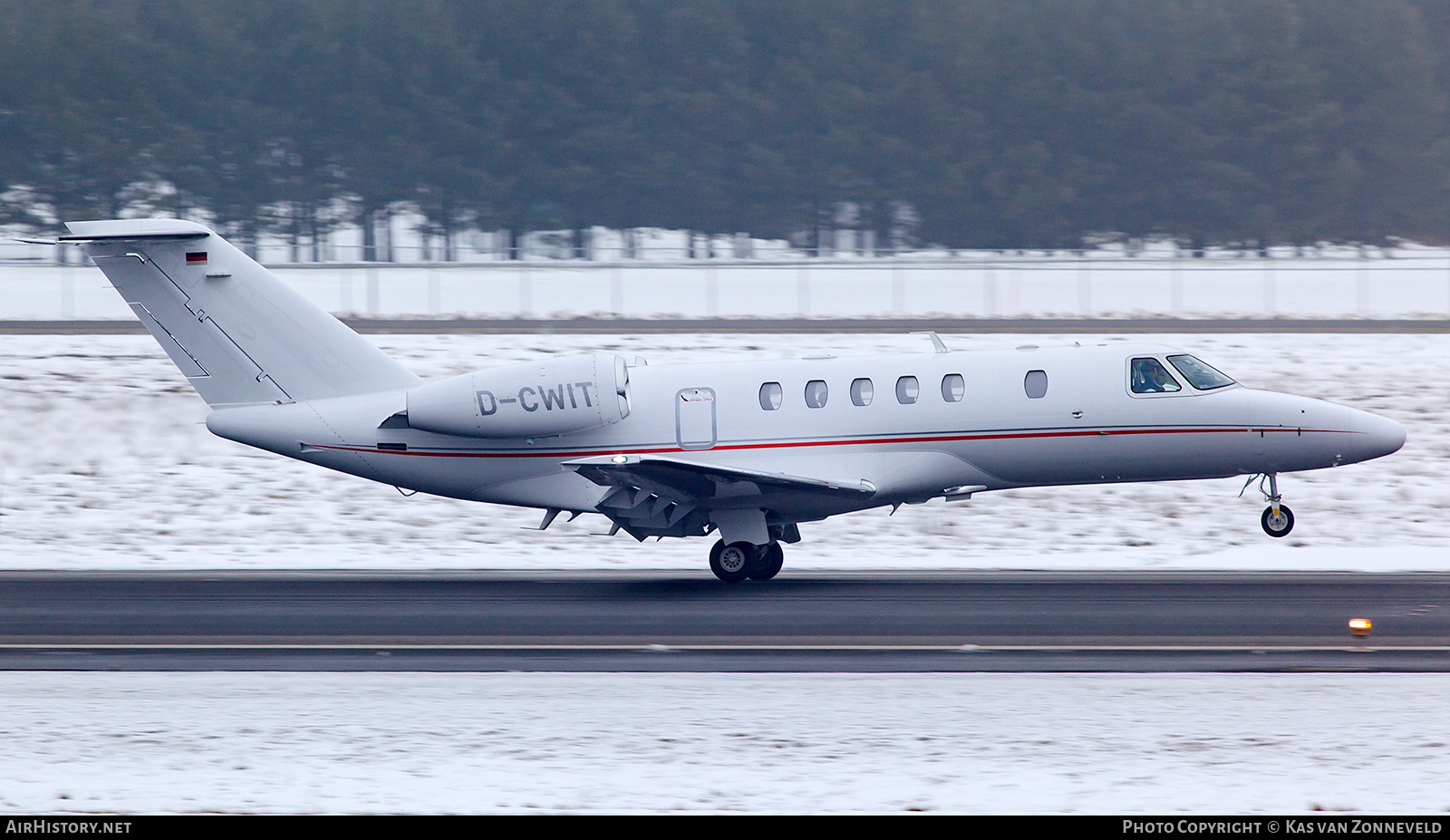 Aircraft Photo of D-CWIT | Cessna 525C CitationJet CJ4 | AirHistory.net #359051