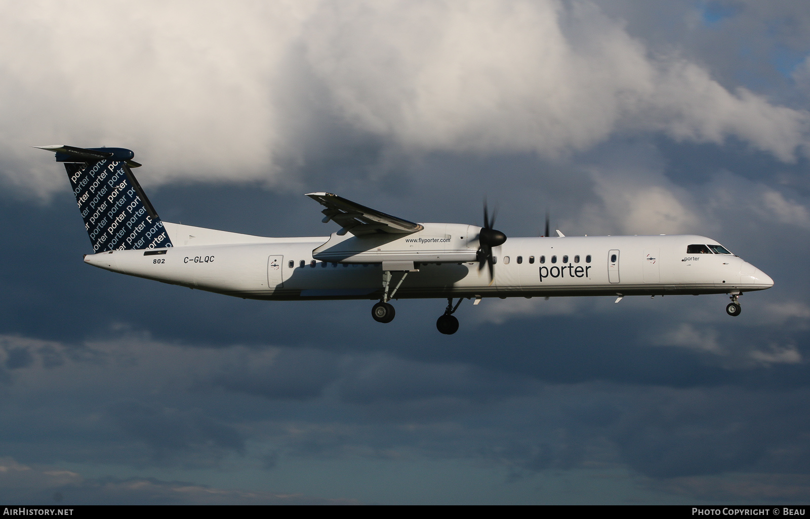 Aircraft Photo of C-GLQC | Bombardier DHC-8-402 Dash 8 | Porter Airlines | AirHistory.net #359237