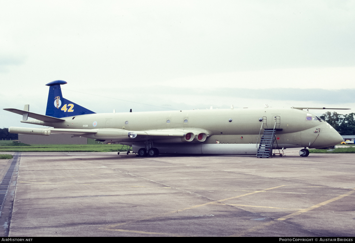 Aircraft Photo of XV228 | Hawker Siddeley Nimrod MR2 | UK - Air Force | AirHistory.net #359536