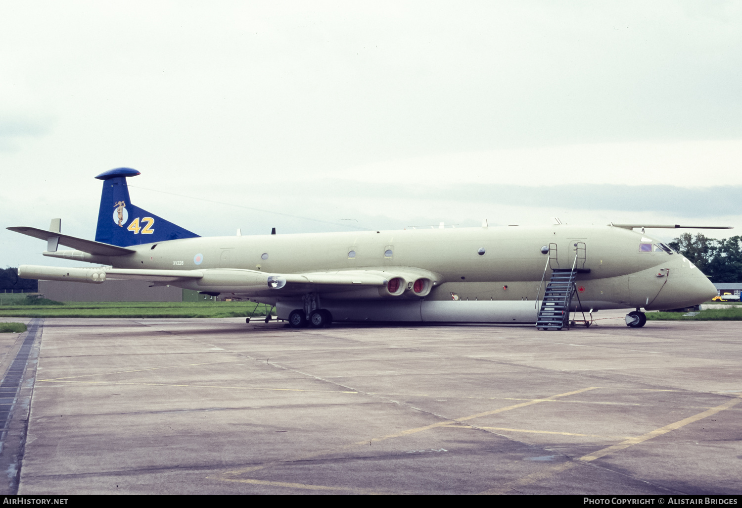Aircraft Photo of XV228 | Hawker Siddeley HS-801 Nimrod MR.2P | UK - Air Force | AirHistory.net #359536