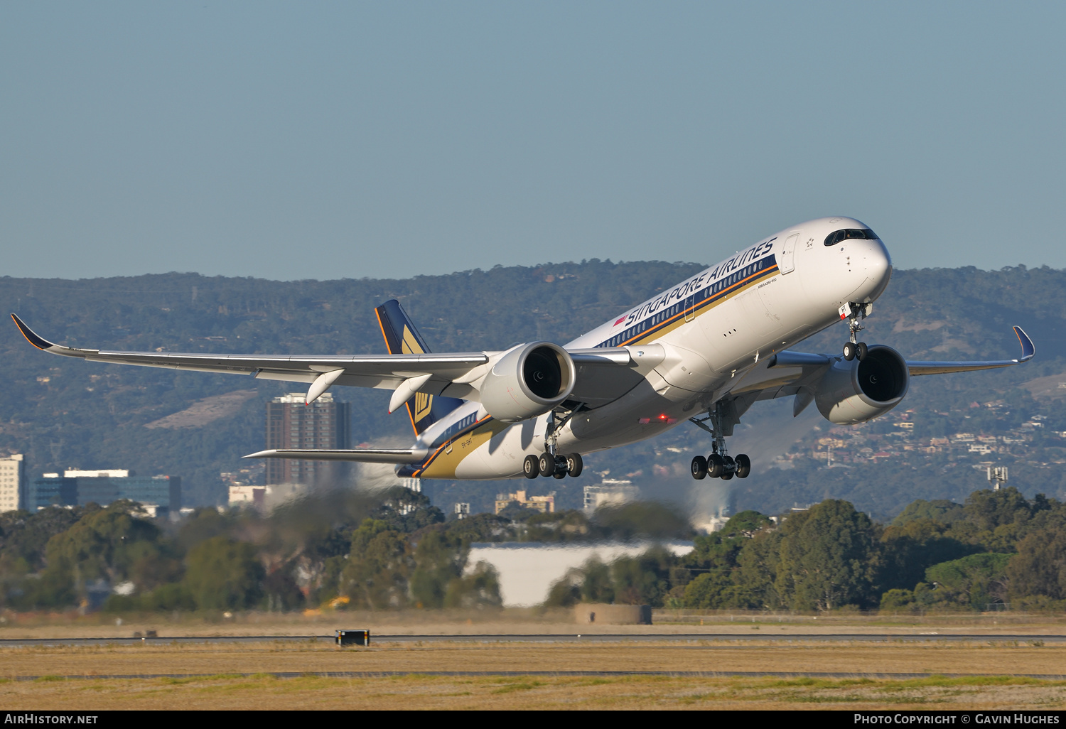 Aircraft Photo of 9V-SHT | Airbus A350-941 | Singapore Airlines | AirHistory.net #359660