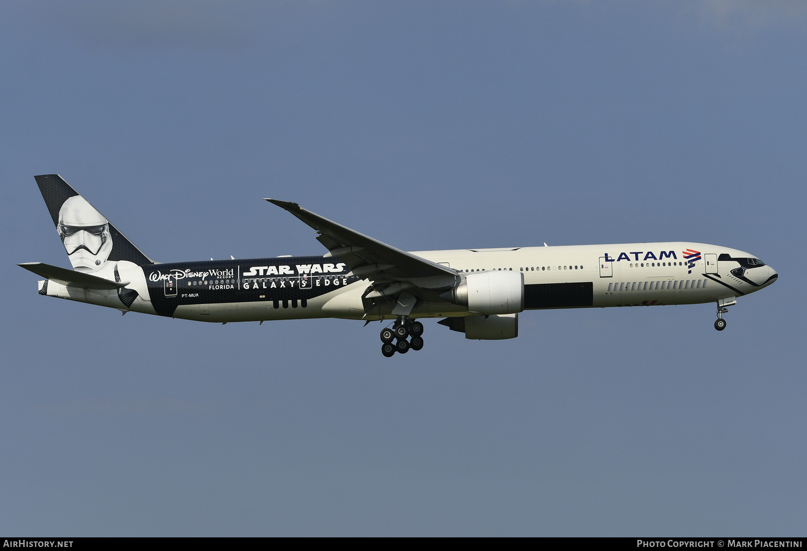 Aircraft Photo of PT-MUA | Boeing 777-32W/ER | LATAM Airlines | AirHistory.net #359712